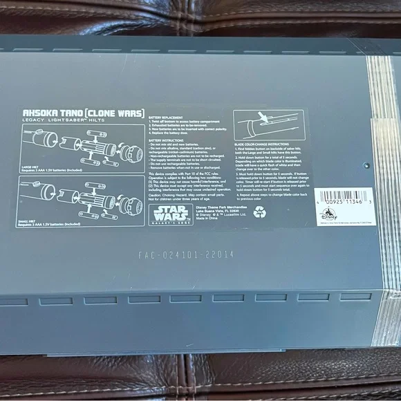 Star Wars Galaxy's Edge Ahsoka Tano Clone Wars Legacy Lightsabers and Blades Set - Picture 15 of 16